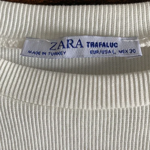 Zara- White Ribbed Pearl Sleeve Crop - Picture 3 of 3